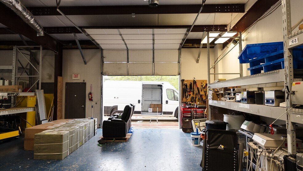 More Photos Of 2001 Windy Ter, Cedar Park Light Distribution For Sale