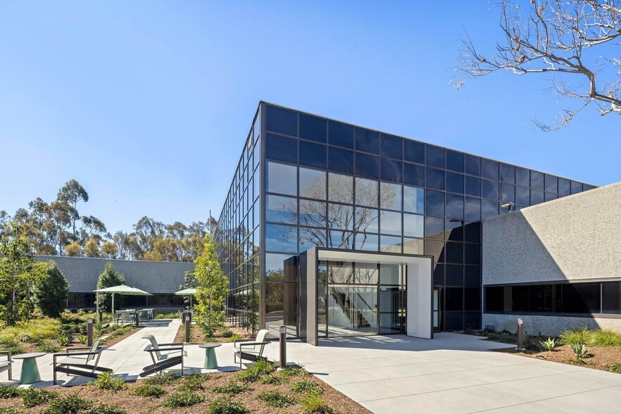 More Photos Of 9449 Carroll Park Dr, San Diego Unknown For Lease