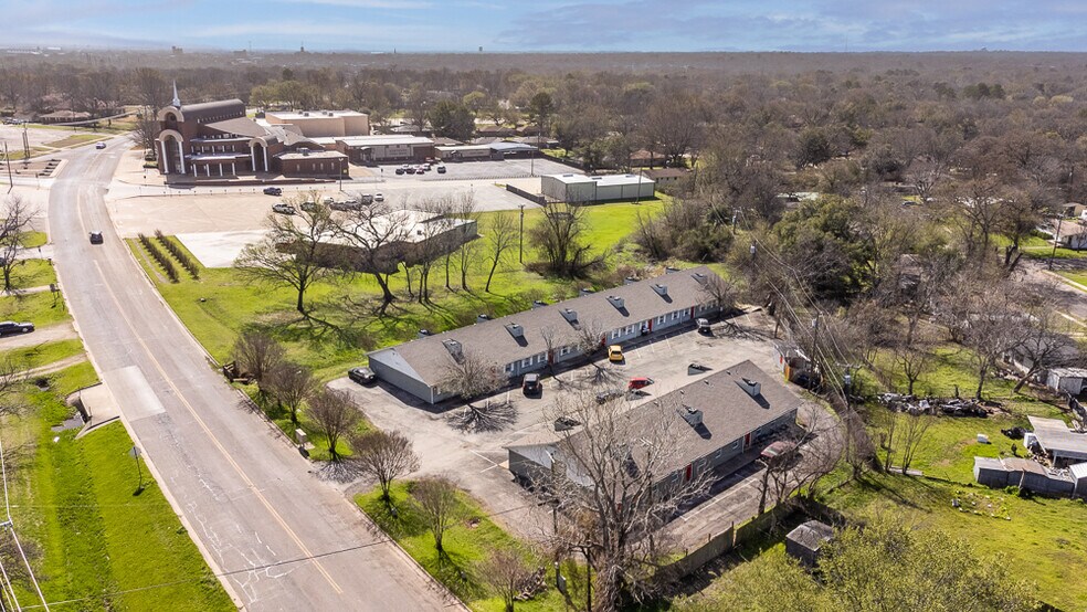 More Photos Of 2912 N Beaton St, Corsicana Apartments For Sale