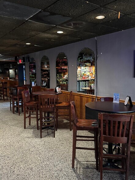 More Photos Of 12401 US Highway 301, Dade City Bar For Sale