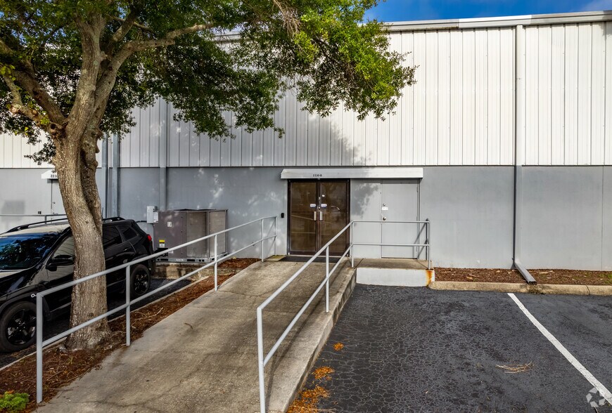 More Photos Of 2230C 31st St S, Saint Petersburg Warehouse For Lease