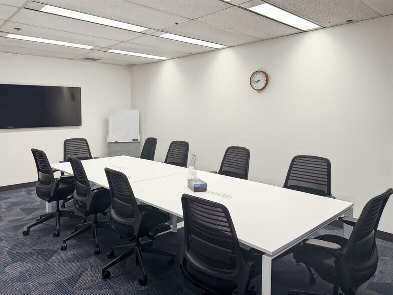 More Photos Of 10611 98th Ave NW, Edmonton Coworking Space