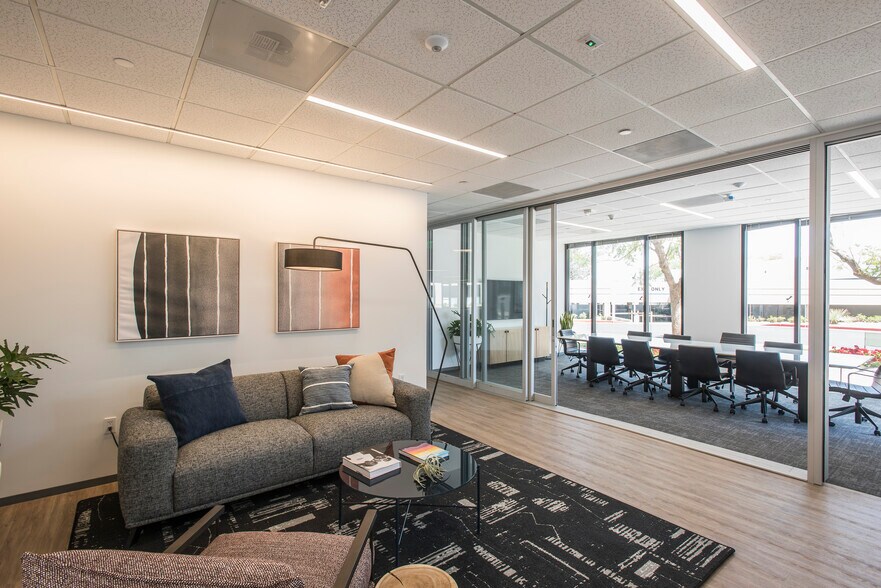 More Photos Of 2510 W Dunlap Ave, Phoenix Office For Sale