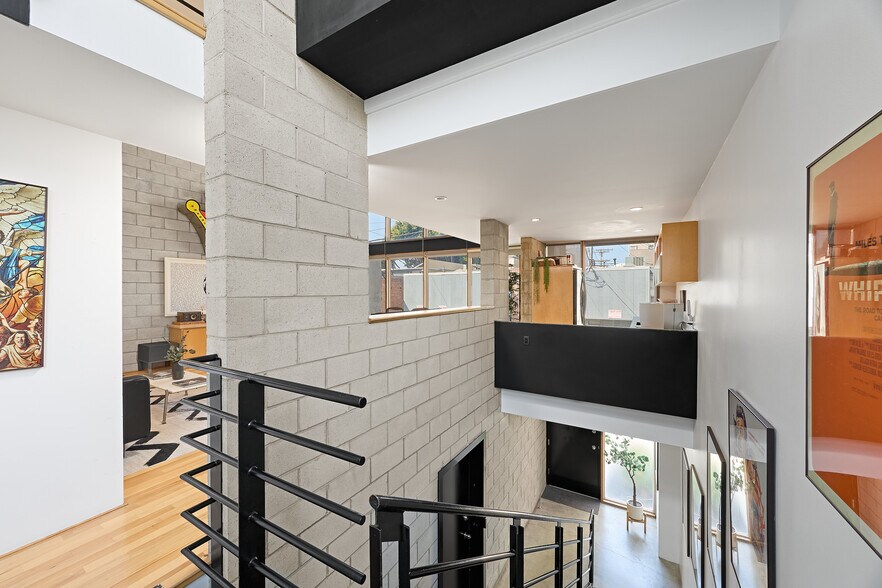 More Photos Of 1313 Innes Pl, Venice Apartments For Sale
