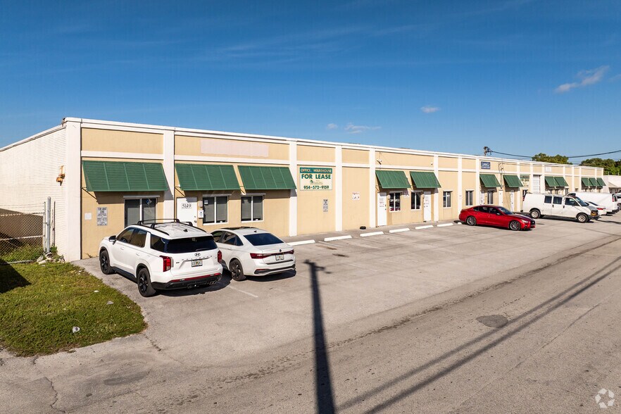 Primary Photo Of 5149-5199 NE 12th Ave, Oakland Park Warehouse For Lease