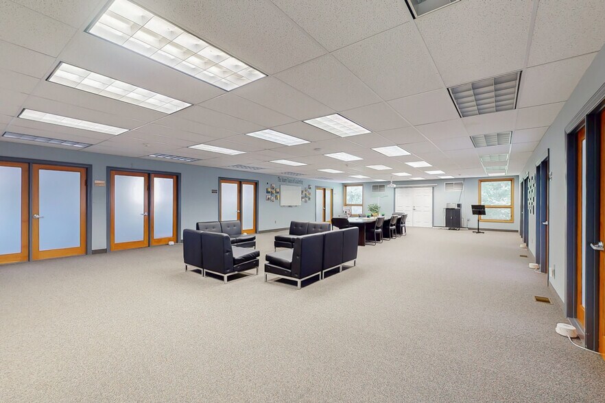 More Photos Of 7 Waterloo Rd, Stanhope Office For Sale