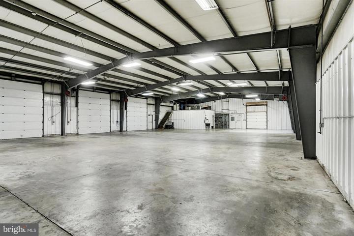 More Photos Of 57 W Shortcut Rd, Newport Showroom For Sale