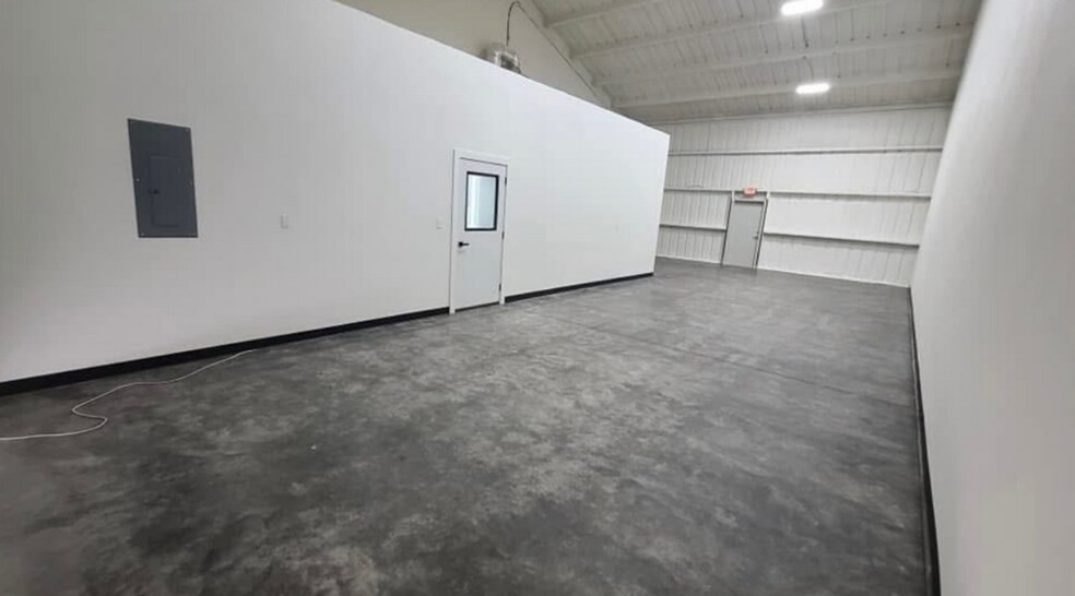 More Photos Of 5518 County 135 rd, Midland Industrial For Lease