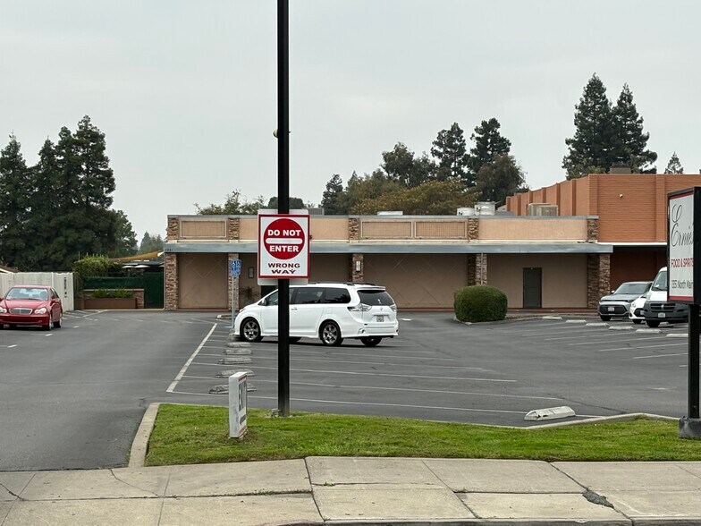 More Photos Of 1355 N Main St, Manteca General Retail For Sale