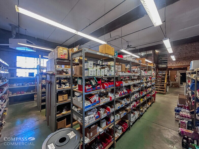 More Photos Of 1260 NE 1st St, Bend Warehouse For Lease