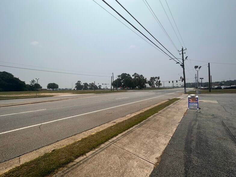 More Photos Of 200 General Courtney Hodges Blvd, Perry Land For Sale