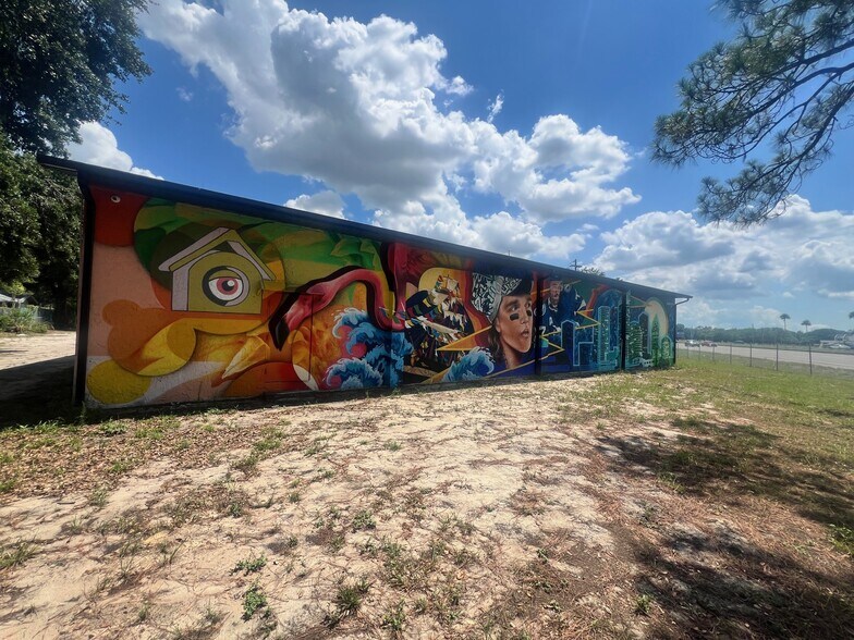 More Photos Of 6920 E Chelsea St, Tampa Light Distribution For Sale