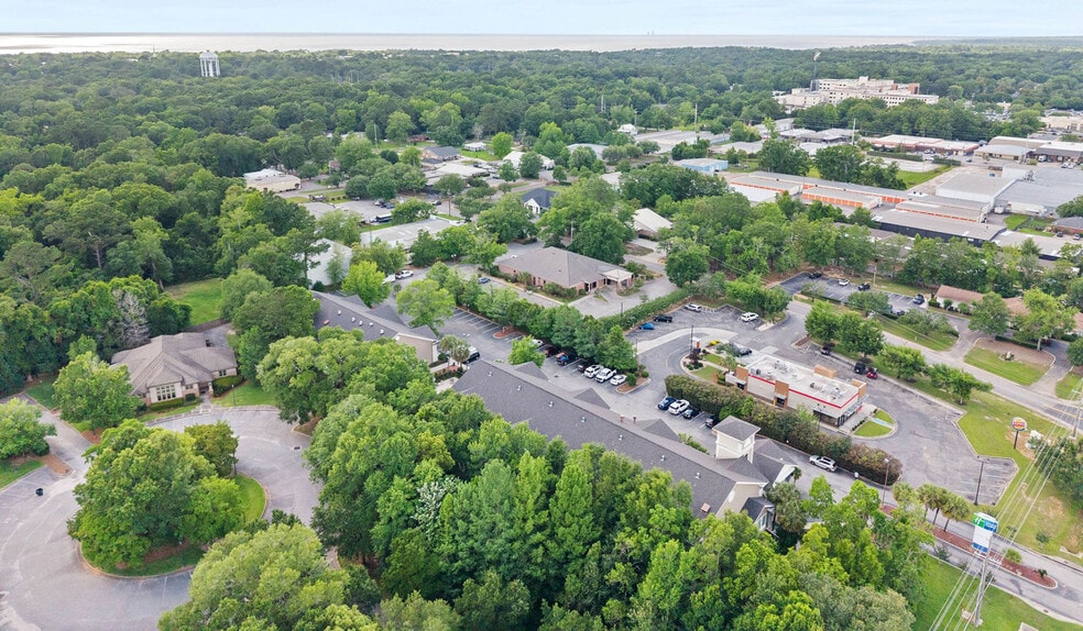 More Photos Of 19751 S Greeno Rd, Fairhope Hotel For Sale