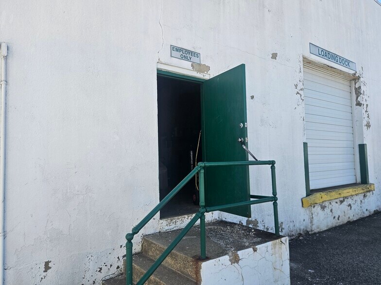 More Photos Of 173 Water St, Bridgeton Warehouse For Sale