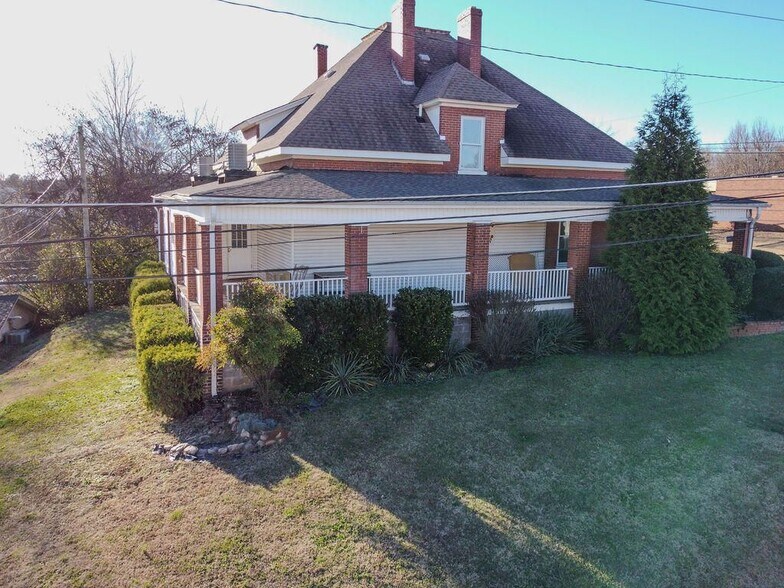 More Photos Of 203 W Washington Ave, Athens Freestanding For Sale