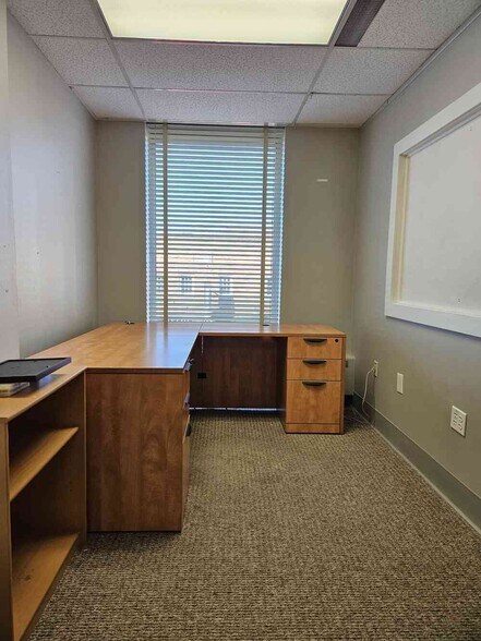 More Photos Of 100-140 Riverview Ctr, Middletown Office For Lease