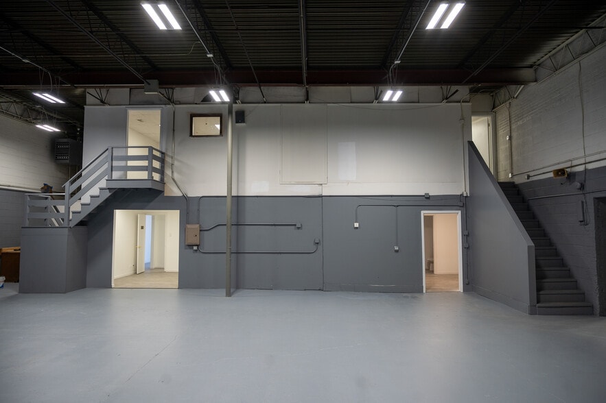 More Photos Of 4135 W 123rd St, Alsip Warehouse For Lease
