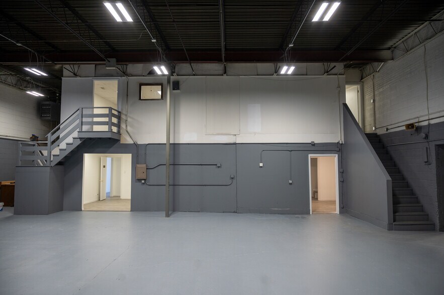 More Photos Of 4135 W 123rd St, Alsip Warehouse For Lease