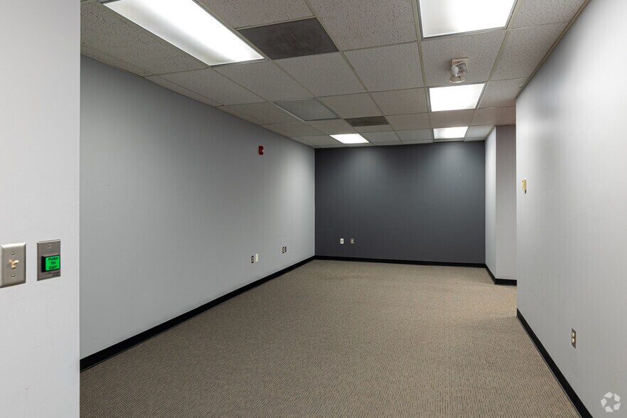 More Photos Of 10881 Lowell Ave, Overland Park Unknown For Lease