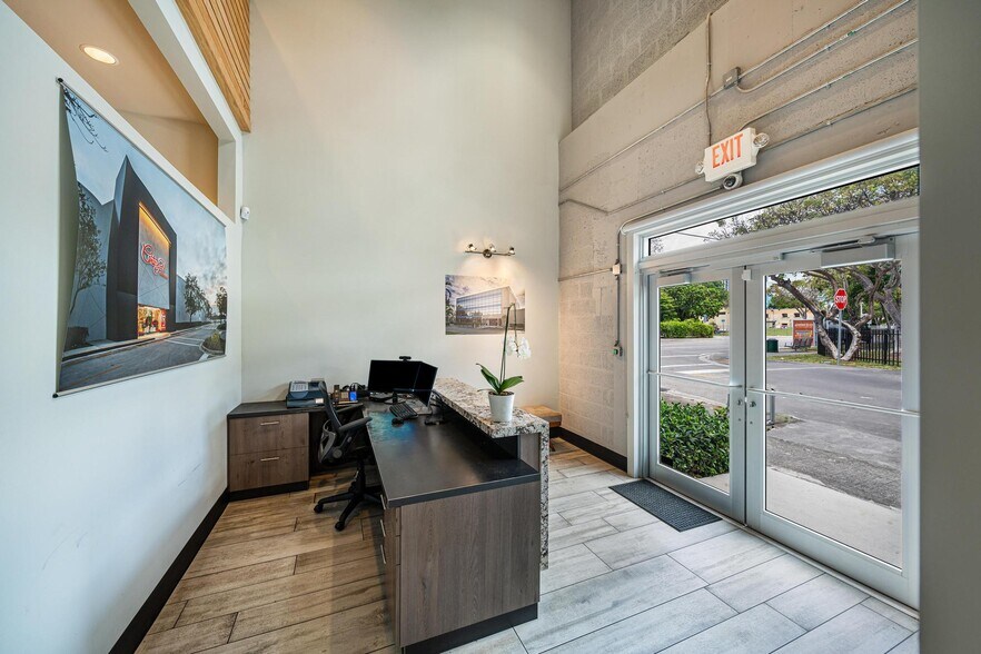 More Photos Of 3305 SW 37th Ave, Miami Office For Sale