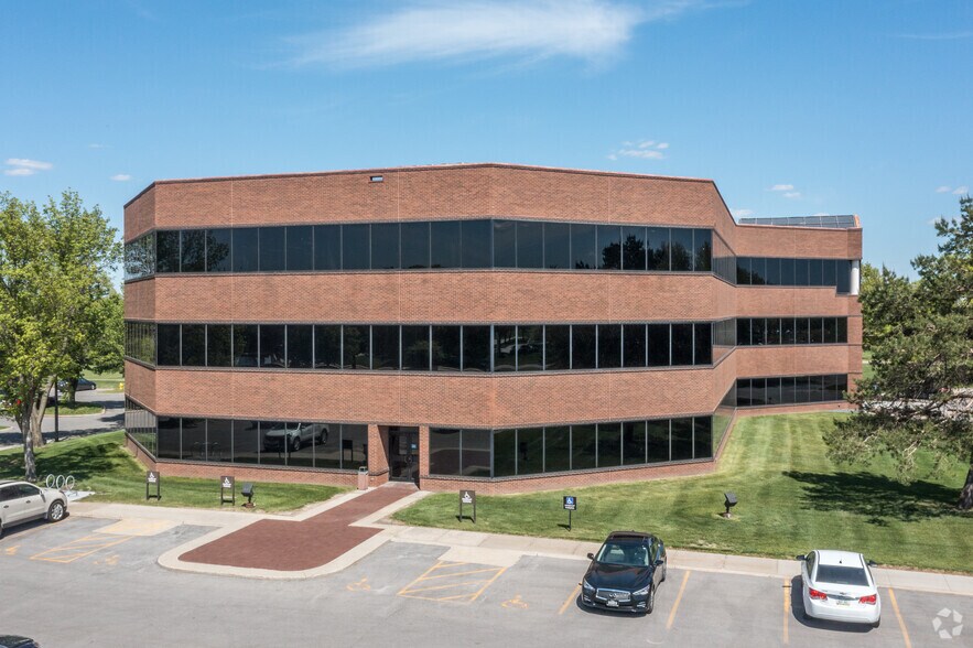 More Photos Of 4601 Westown Pky, West Des Moines Office For Lease