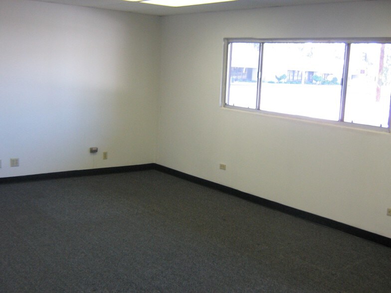 More Photos Of 1601 E Warner Ave, Santa Ana Industrial For Lease