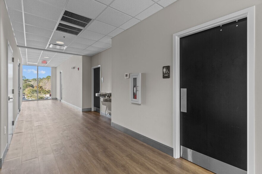 More Photos Of 6740 Rock Spring Rd, Wilmington Office For Lease