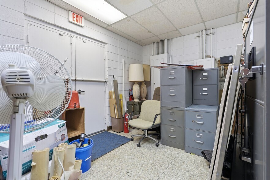 More Photos Of 106 S Texas Ave, Greenville Office For Sale
