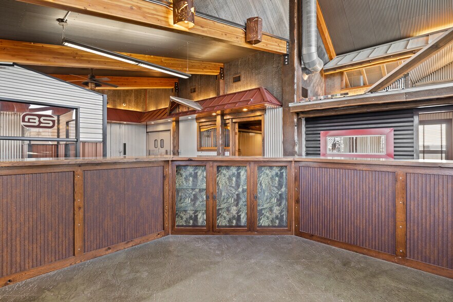 More Photos Of 6797 E Wildcat Rd, Evansville Warehouse For Sale