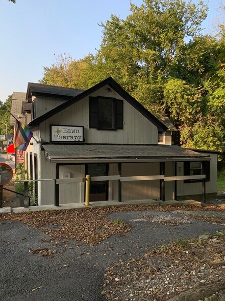 More Photos Of 5717 Falls Rd, Baltimore Loft Creative Space For Lease