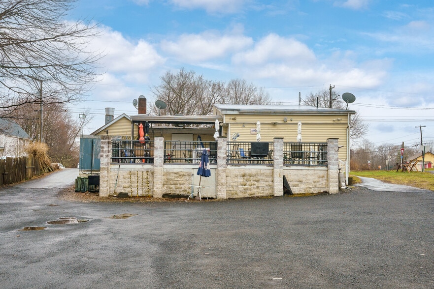 More Photos Of 1 Wall St, Cromwell Restaurant For Sale