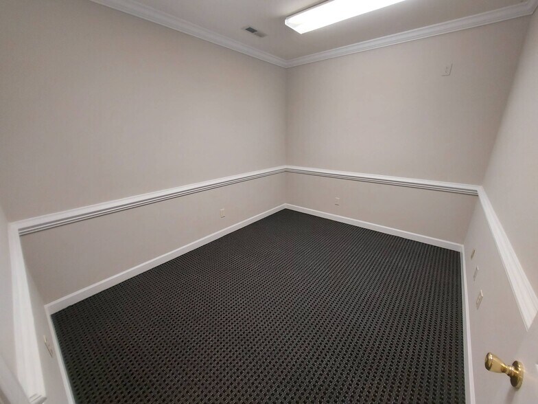 More Photos Of 1310 SE Maynard Rd, Cary Coworking Space