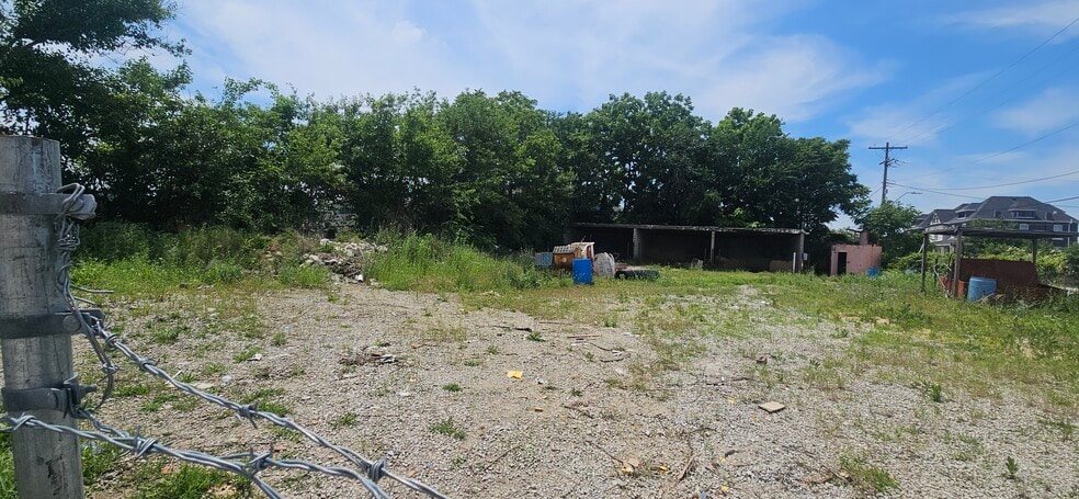 More Photos Of 800 Forest Avenue, Kansas City Land For Sale