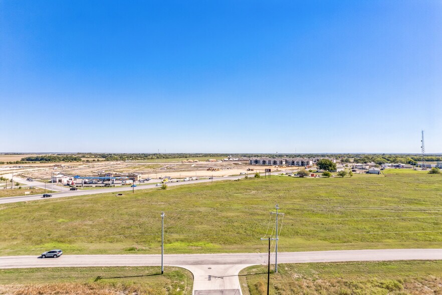 More Photos Of 2100 San Antonio Street, Lockhart Land For Sale