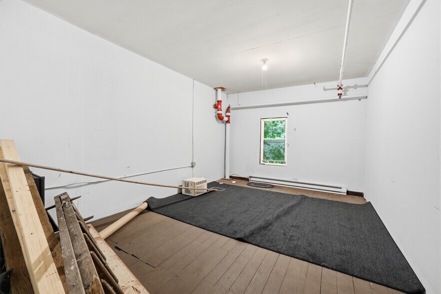 More Photos Of 572 Main St, Fiskdale Storefront Retail Office For Sale