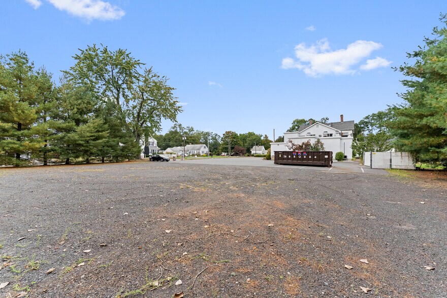 More Photos Of 135 Cooper St, Agawam Specialty For Sale