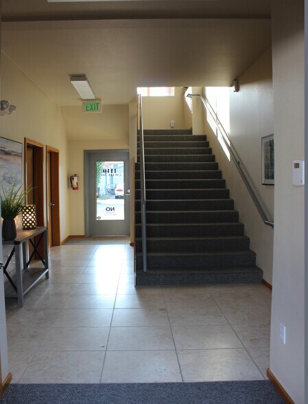 More Photos Of 1110 Golf Club Rd SE, Lacey Loft Creative Space For Lease
