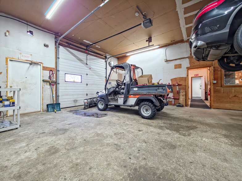 More Photos Of 7 Colonel Dr, Bourne General Retail For Sale