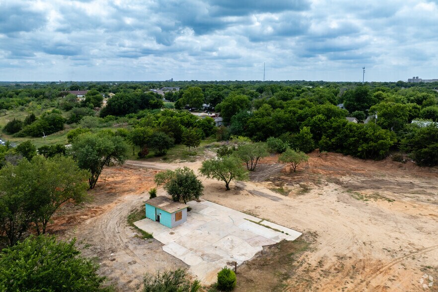 More Photos Of 1800 Logan St, Fort Worth Land For Sale