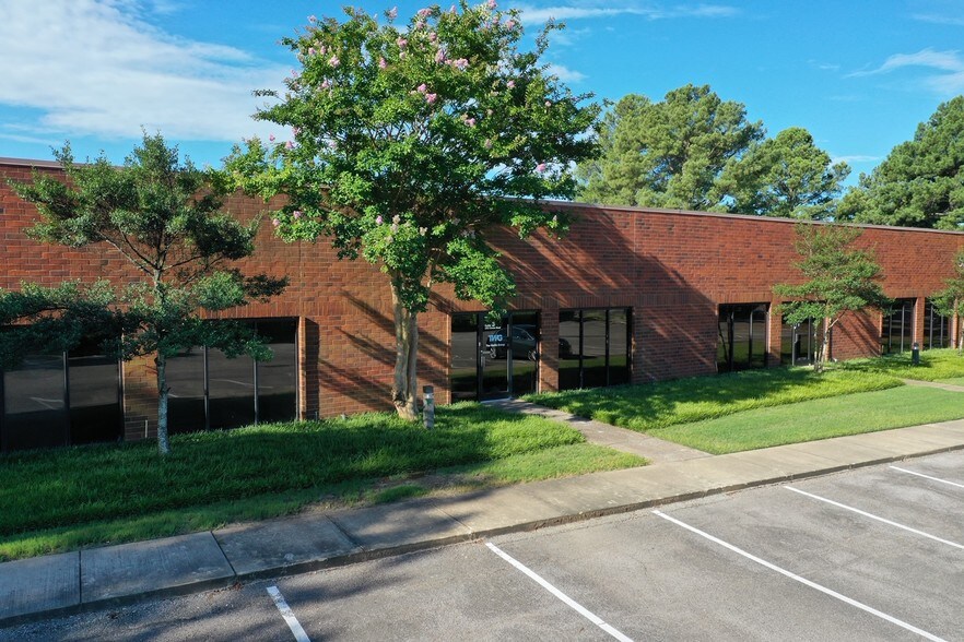 More Photos Of 2170 Business Center Dr, Memphis Light Distribution For Lease