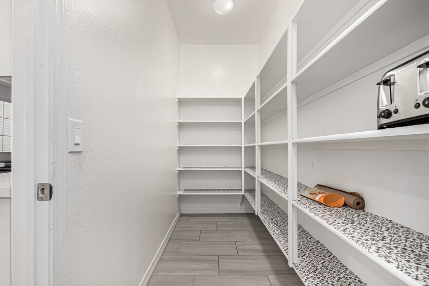 More Photos Of 10838 W San Juan Ave, Phoenix Healthcare For Sale