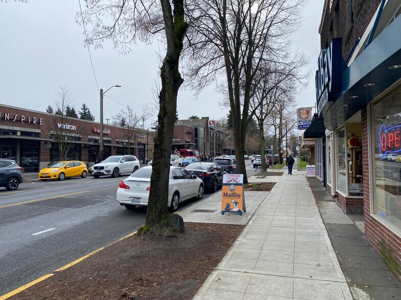 More Photos Of 2611 California Ave SW, Seattle Apartments For Lease