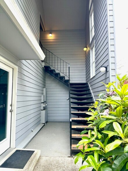 More Photos Of 8235 SW Oleson Rd, Portland Office Residential For Sale