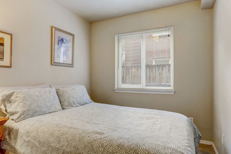 More Photos Of 403 E Thomas St, Seattle Multifamily For Sale