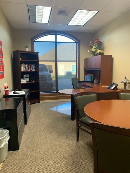 More Photos Of 3851 S 103rd East Ave, Tulsa Office For Sale