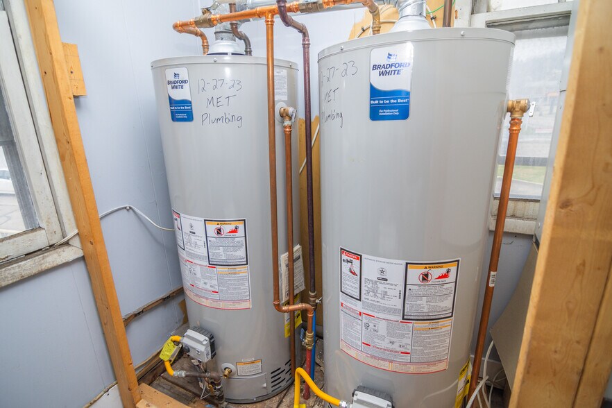 More Photos Of 881 National Rd, Bridgeport Restaurant For Sale