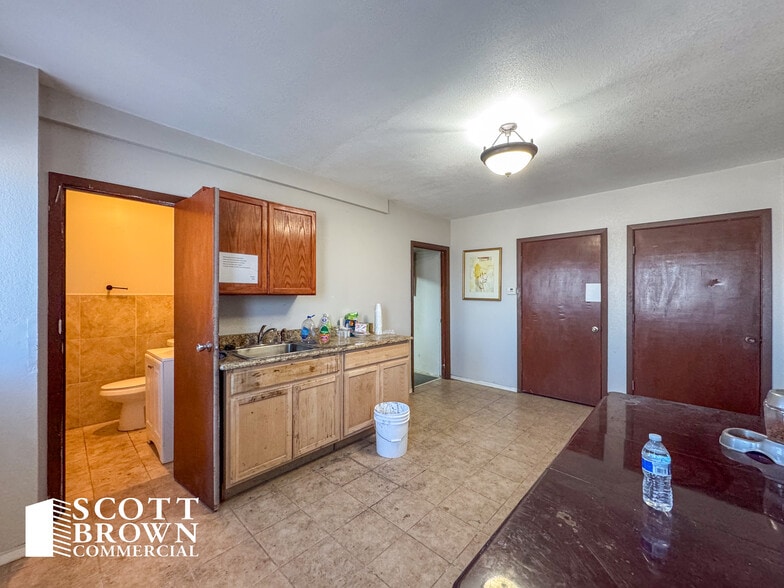 More Photos Of 3121 National Cir, Garland Distribution For Sale