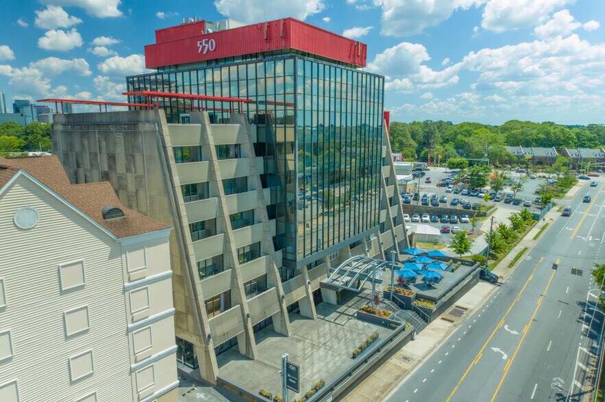 More Photos Of 550 Pharr Rd NE, Atlanta Office For Sale