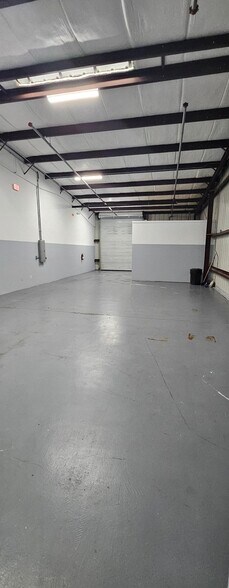 More Photos Of 3811 Enterprise Ave, Naples Warehouse For Lease