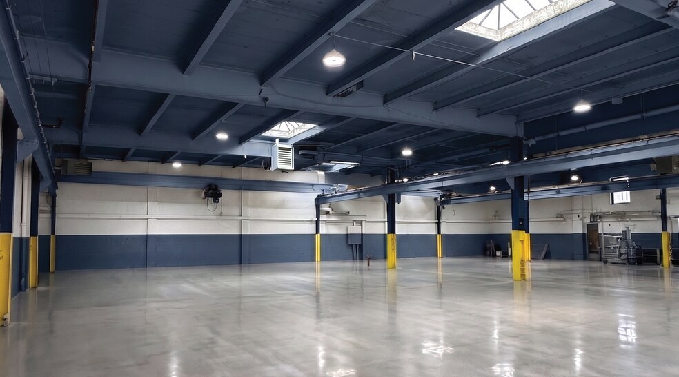 More Photos Of 945-975 Close Ave, Bronx Distribution For Lease